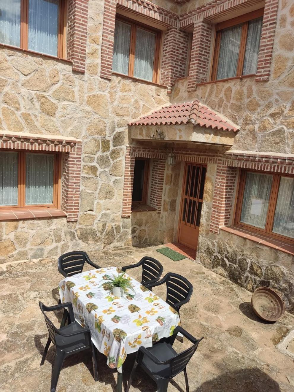Casa Rural El Pajar Navaluenga Exterior foto